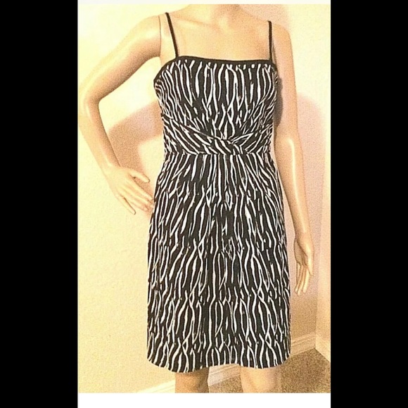 Womens LOFT ANN TAYLOR Dress 100% Cotton Sleeveless Lined B & W color Size 4 - Picture 6 of 6